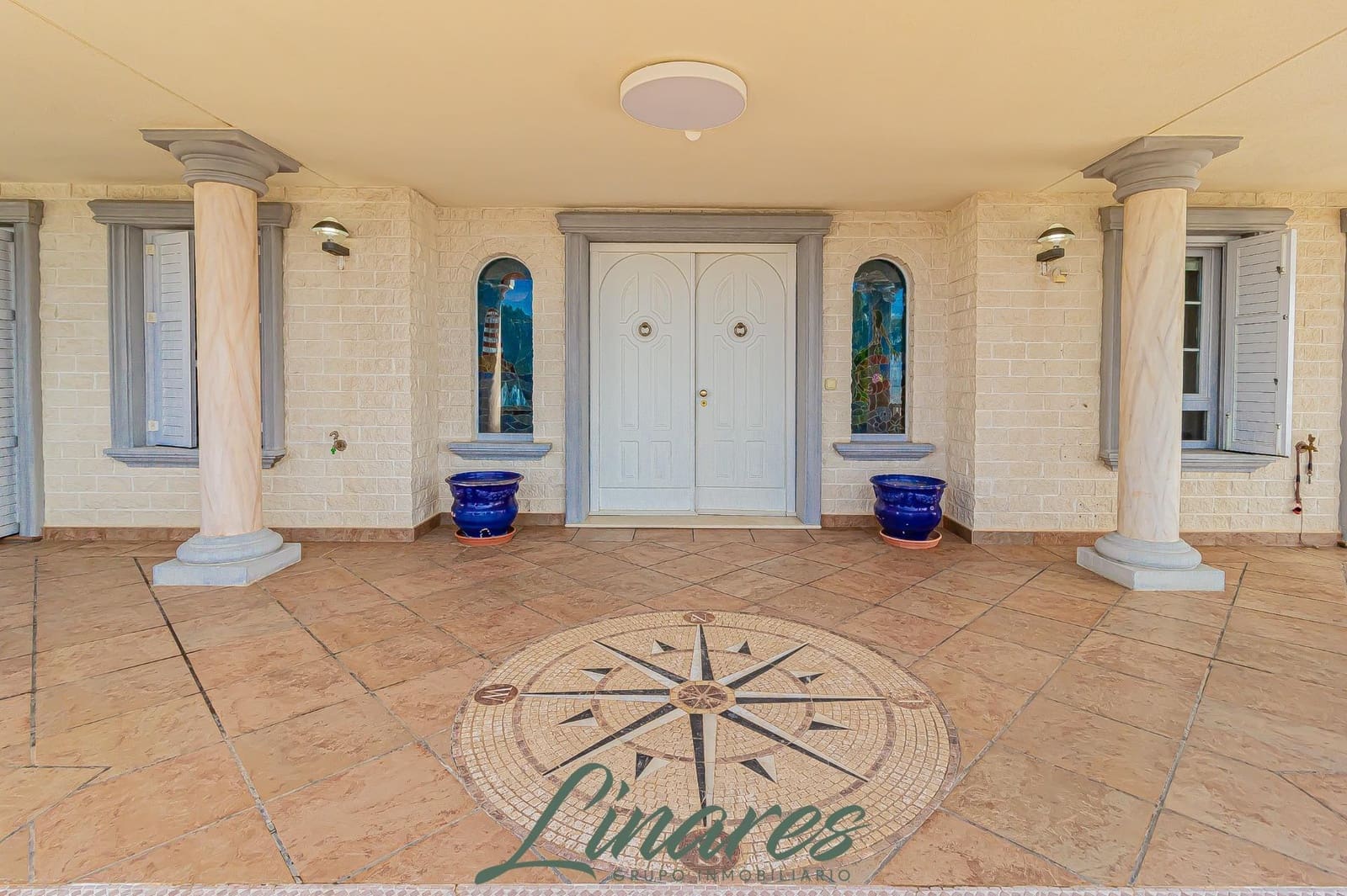 6 bedroom Villa for sale in La Manga del Mar Menor with pool garage - € 1,100,000 (Ref: 9576729)