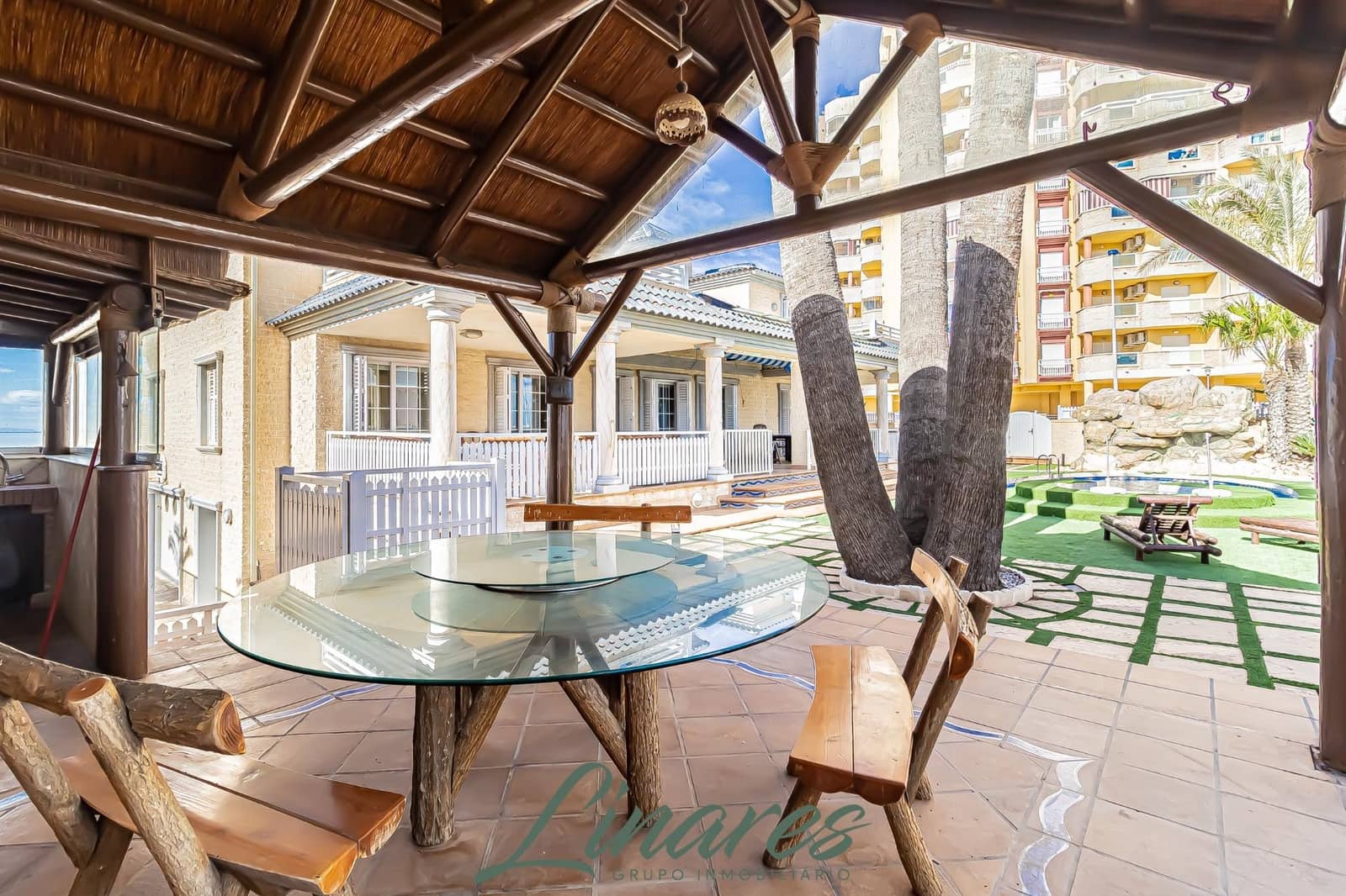 6 bedroom Villa for sale in La Manga del Mar Menor with pool garage - € 1,100,000 (Ref: 9576729)