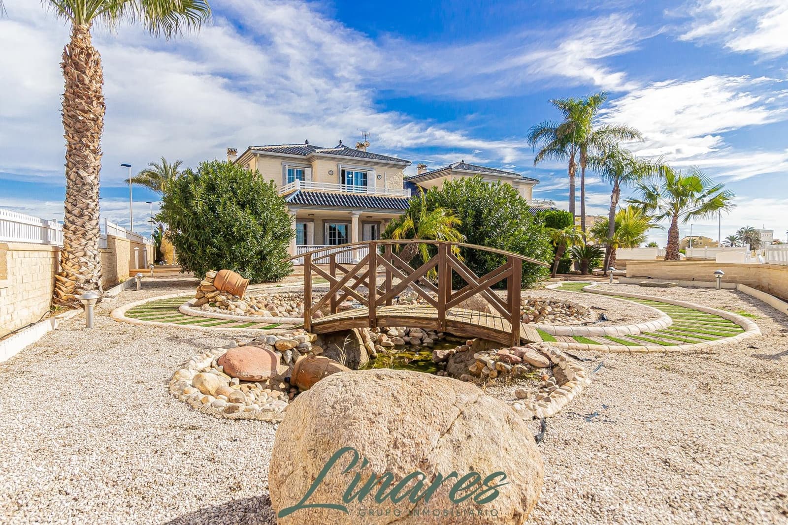 6 bedroom Villa for sale in La Manga del Mar Menor with pool garage - € 1,100,000 (Ref: 9576729)