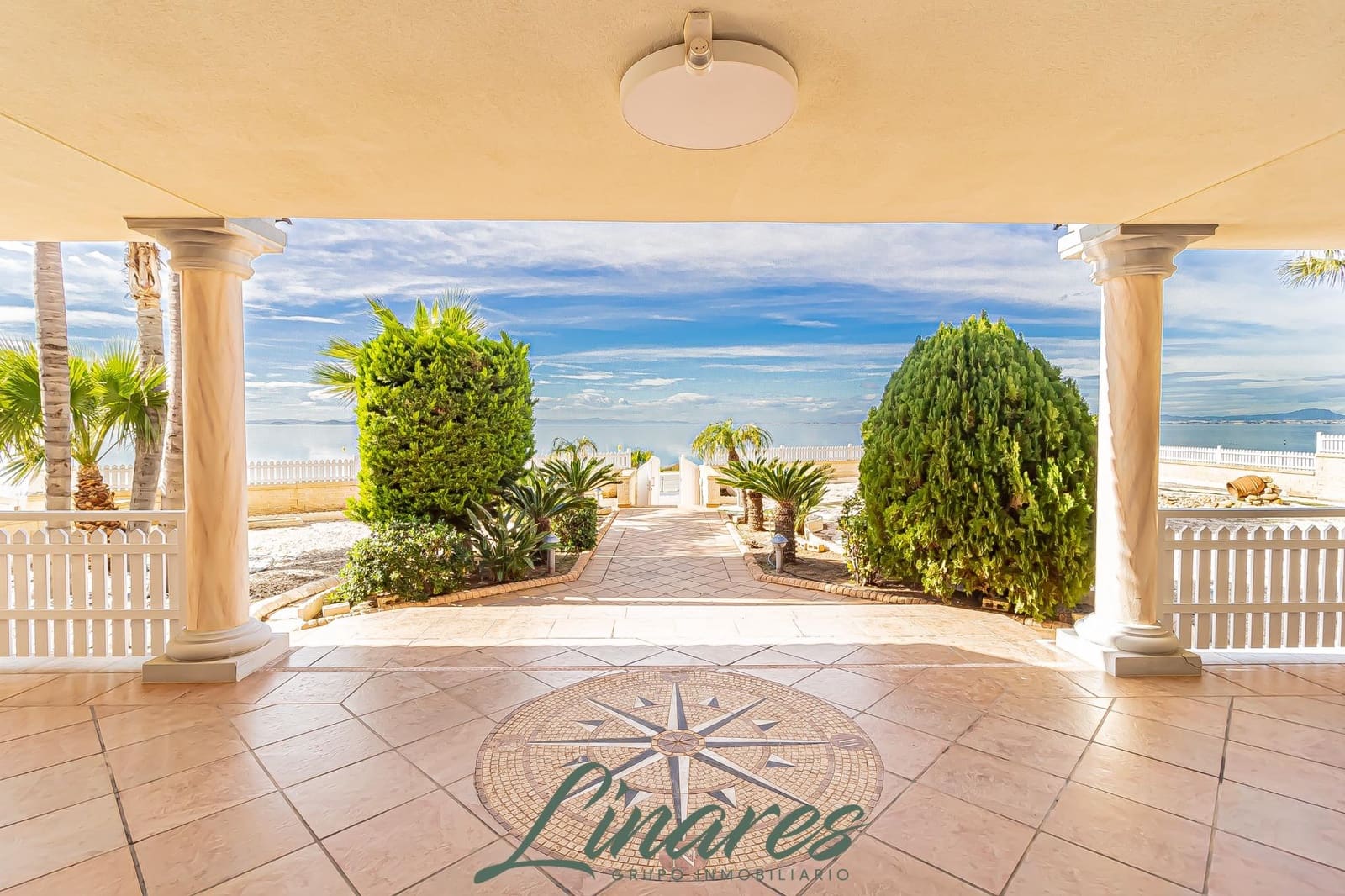 6 Zimmer Villa zu verkaufen in La Manga del Mar Menor mit Pool Garage - 1.100.000 € (Ref: 9576729)