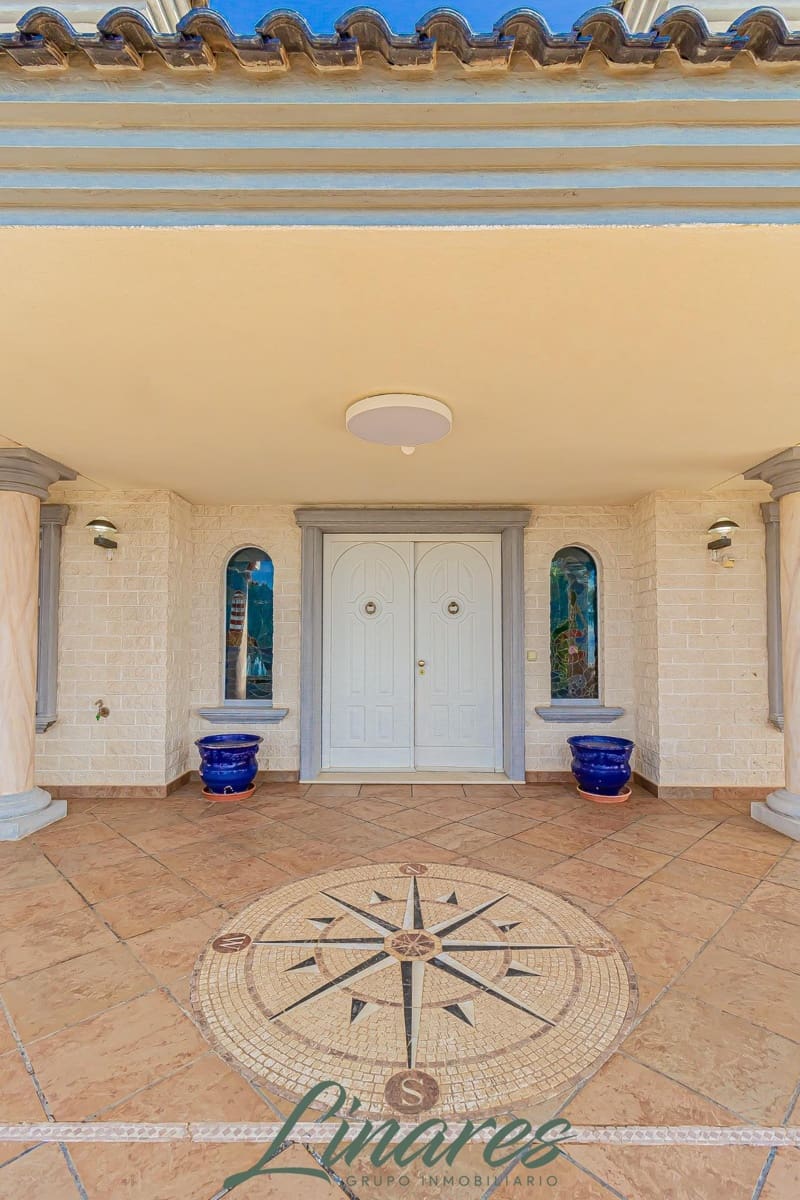 6 bedroom Villa for sale in La Manga del Mar Menor with pool garage - € 1,100,000 (Ref: 9576729)