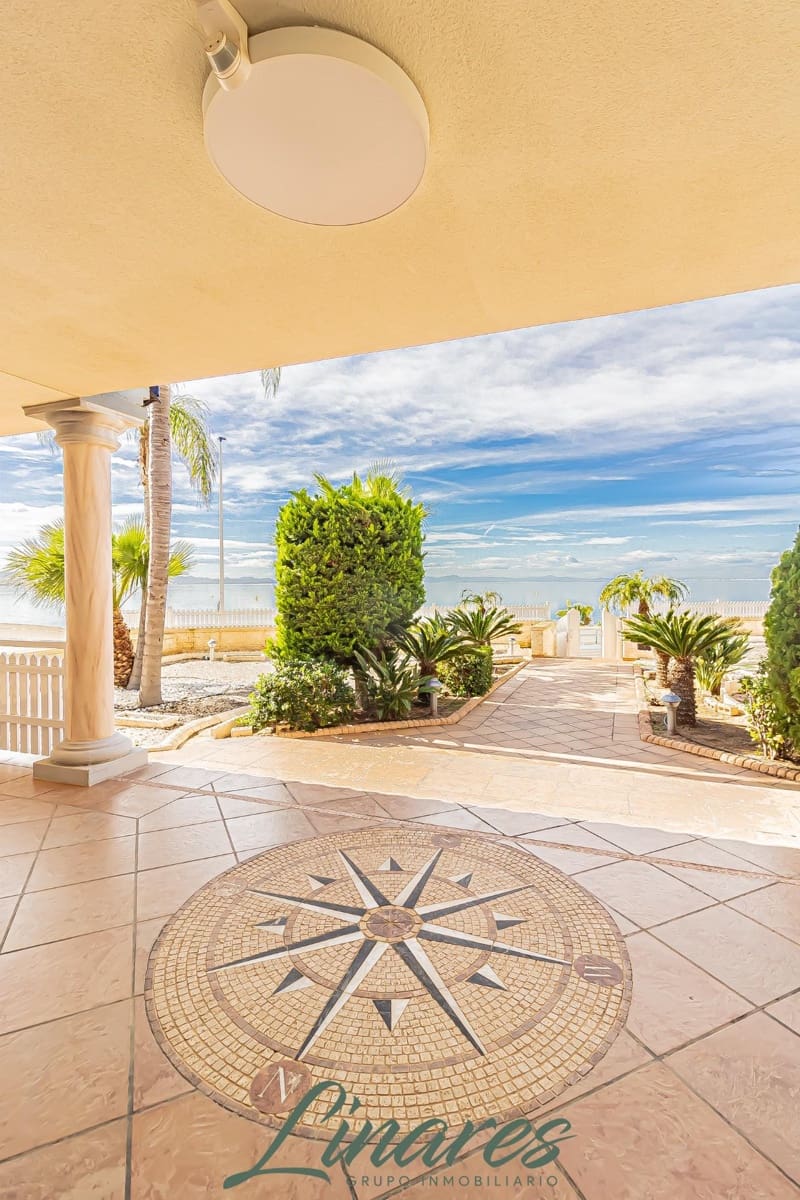 6 bedroom Villa for sale in La Manga del Mar Menor with pool garage - € 1,100,000 (Ref: 9576729)