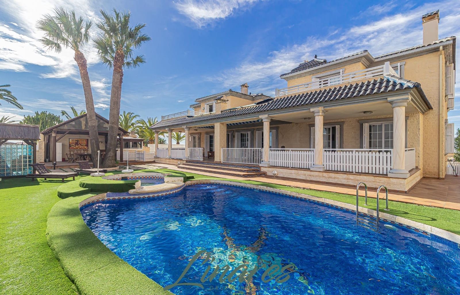 6 bedroom Villa for sale in La Manga del Mar Menor with pool garage - € 1,100,000 (Ref: 9576729)