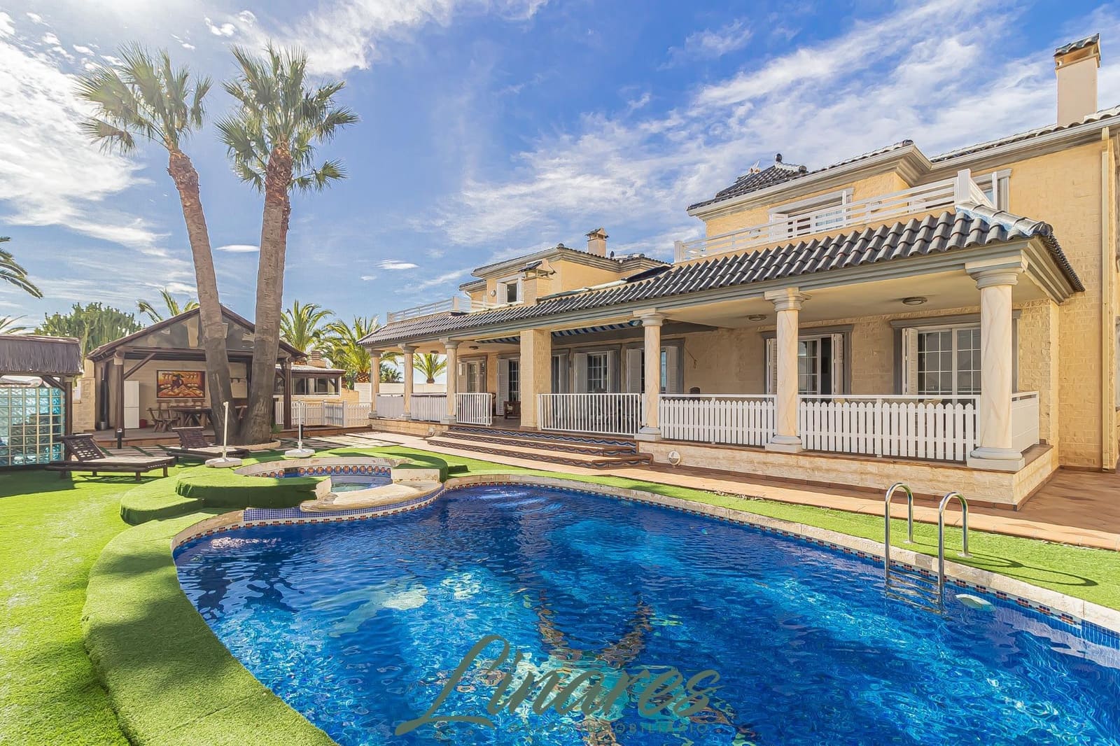 6 bedroom Villa for sale in La Manga del Mar Menor with pool garage - € 1,100,000 (Ref: 9576729)