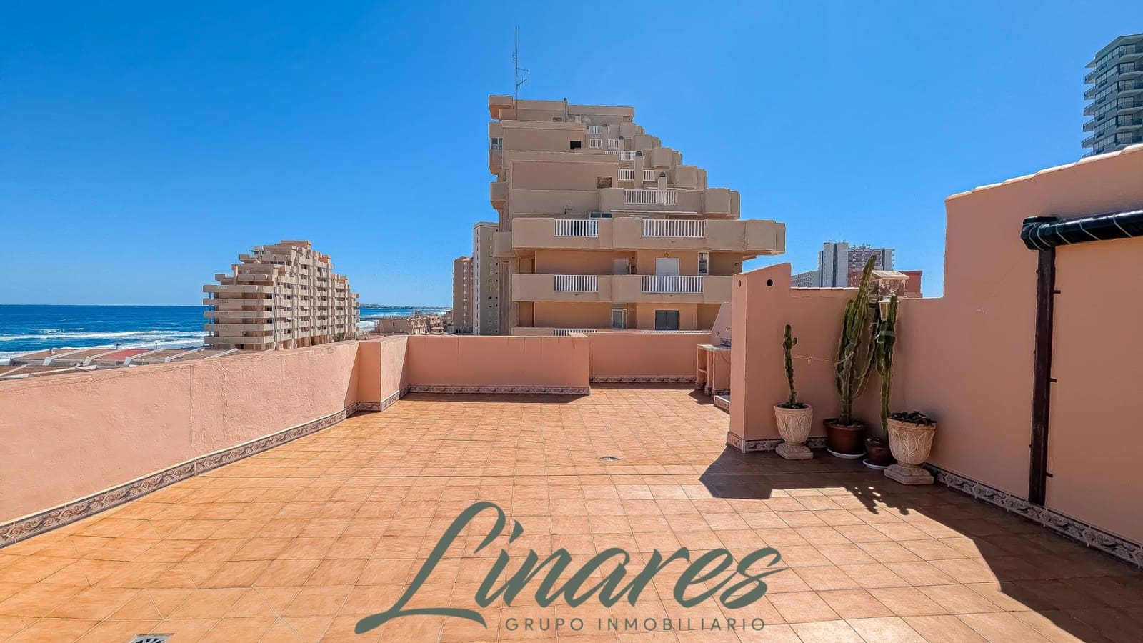 3 bedroom Penthouse for sale in La Manga del Mar Menor with garage - € 260,000 (Ref: 9702118)