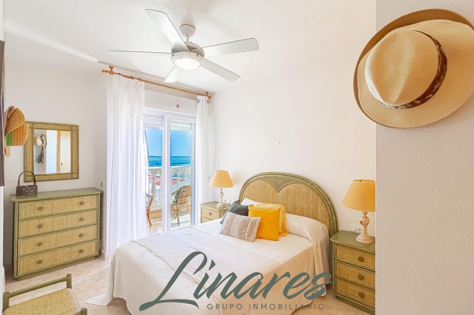 3 bedroom Penthouse for sale in La Manga del Mar Menor with garage - € 260,000 (Ref: 9702118)