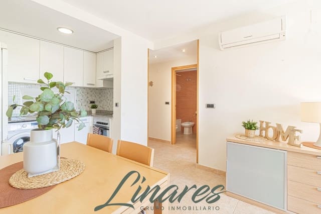 1 slaapkamer Appartement te koop in La Manga del Mar Menor met zwembad - € 127.000 (Ref: 9704978)