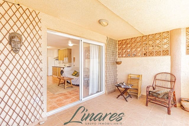 Apartamento de 2 habitaciones en La Manga del Mar Menor en venta - 165.000 € (Ref: 9780761)