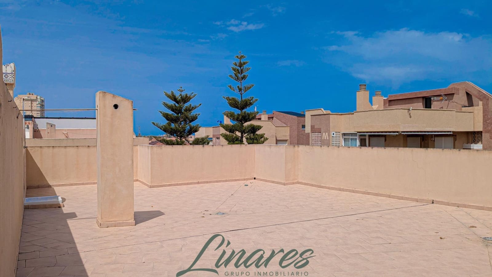 3 bedroom Penthouse for sale in La Manga del Mar Menor with garage - € 230,000 (Ref: 9806640)