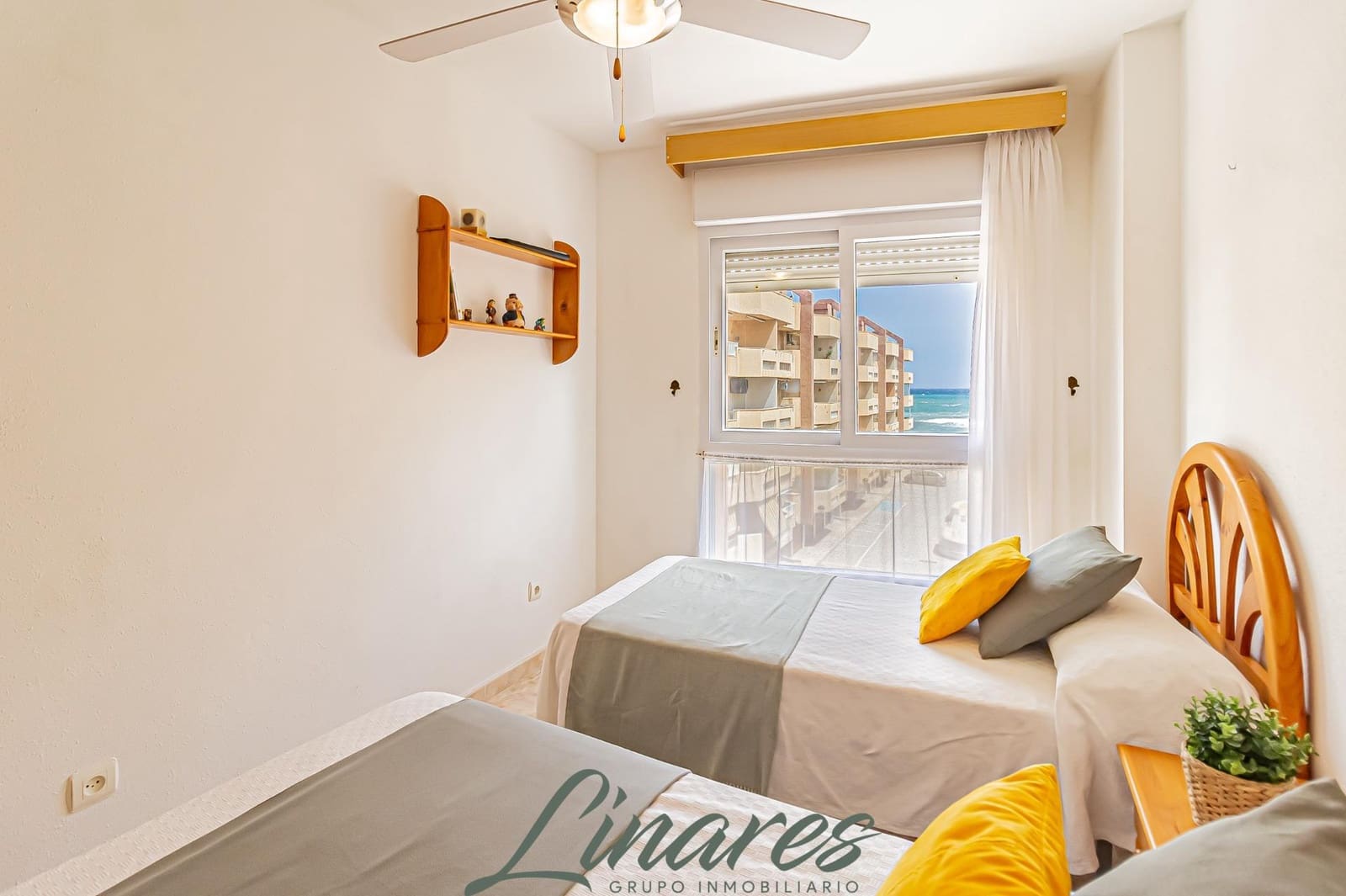3 bedroom Penthouse for sale in La Manga del Mar Menor with garage - € 230,000 (Ref: 9806640)