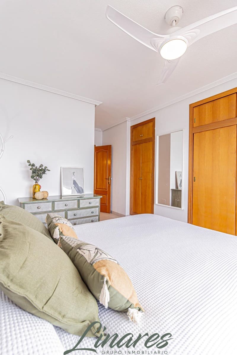 2 sovrum Lägenhet till salu i La Manga del Mar Menor med pool garage - 225 000 € (Ref: 9806641)