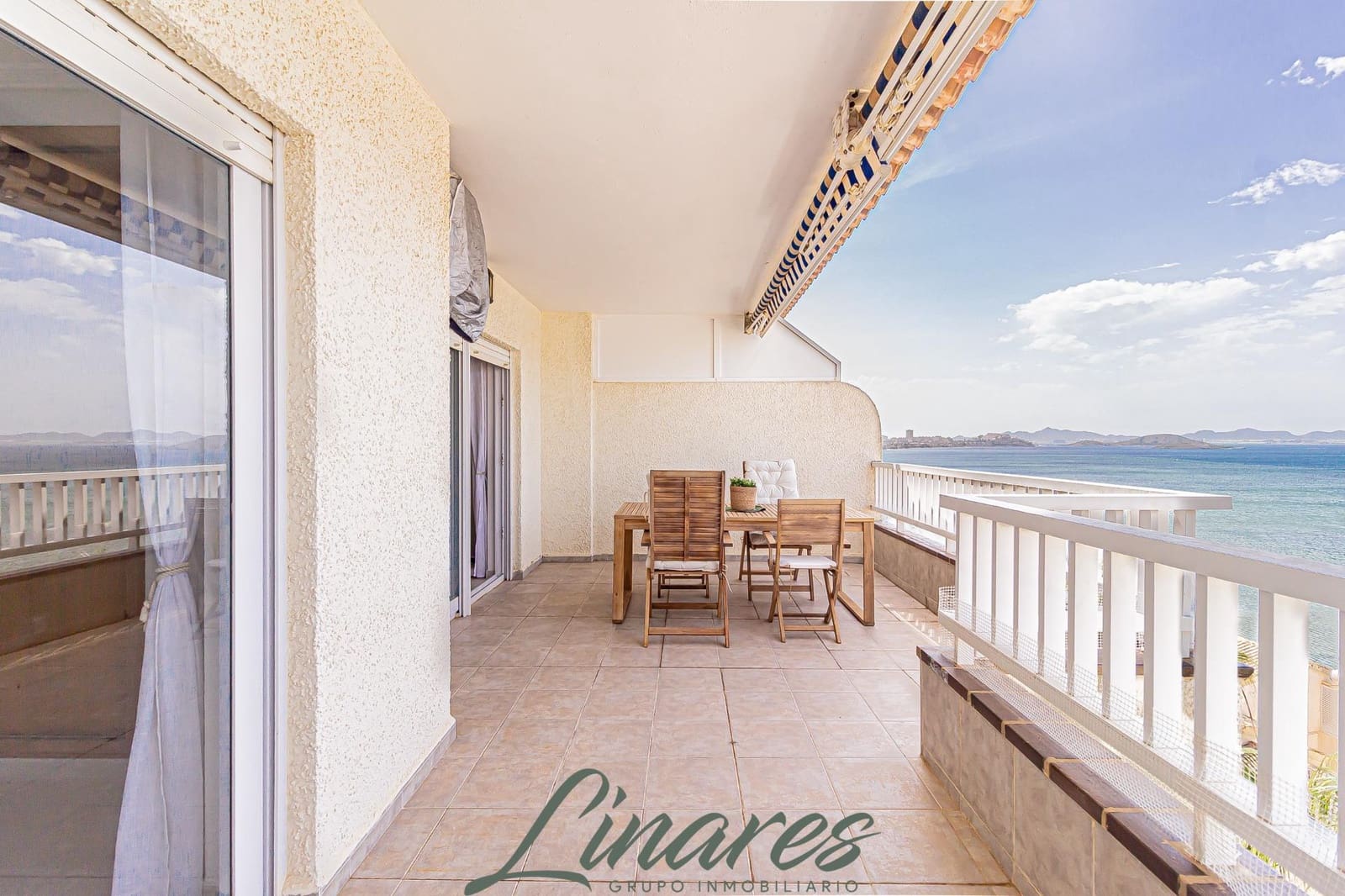 2 sovrum Lägenhet till salu i La Manga del Mar Menor med pool garage - 225 000 € (Ref: 9806641)