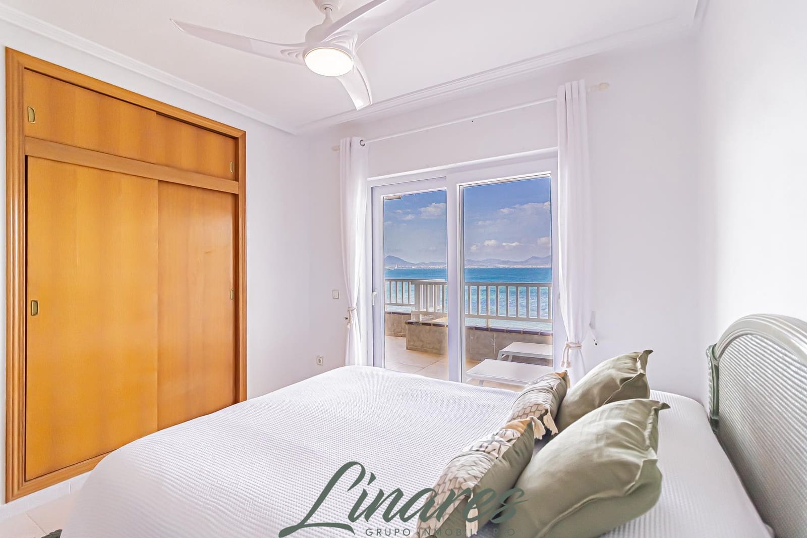 2 sovrum Lägenhet till salu i La Manga del Mar Menor med pool garage - 225 000 € (Ref: 9806641)