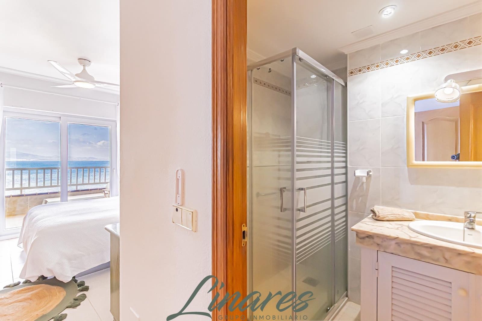 2 sovrum Lägenhet till salu i La Manga del Mar Menor med pool garage - 225 000 € (Ref: 9806641)