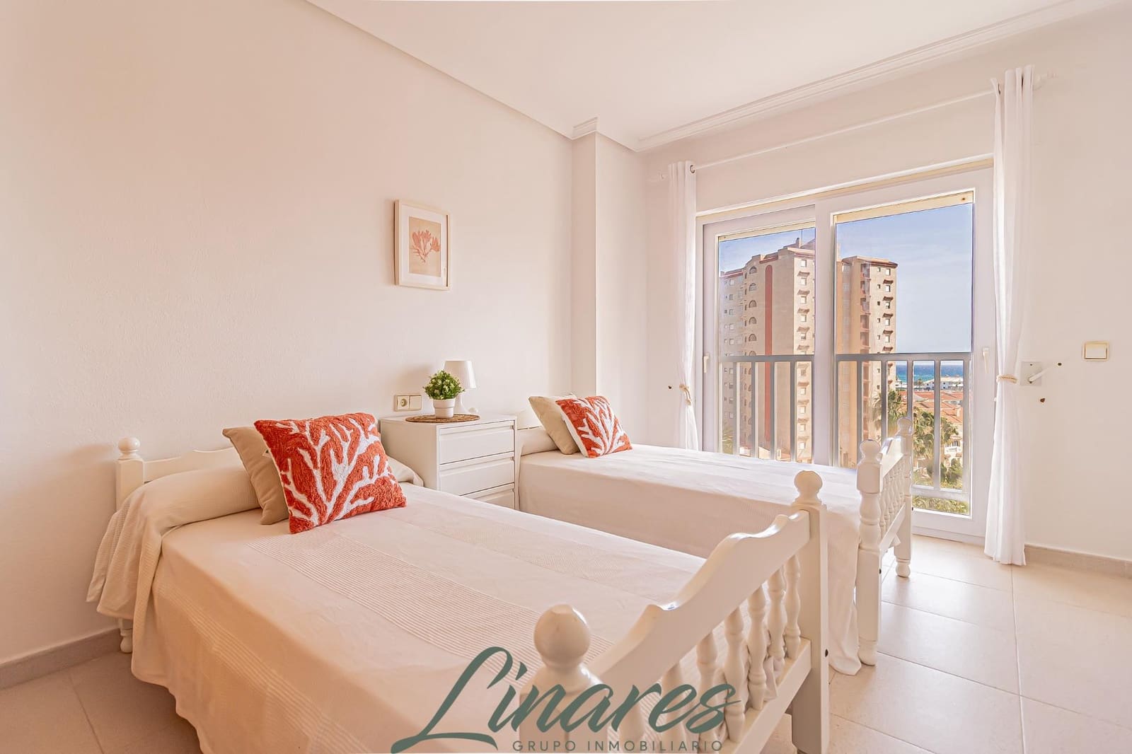 2 sovrum Lägenhet till salu i La Manga del Mar Menor med pool garage - 225 000 € (Ref: 9806641)