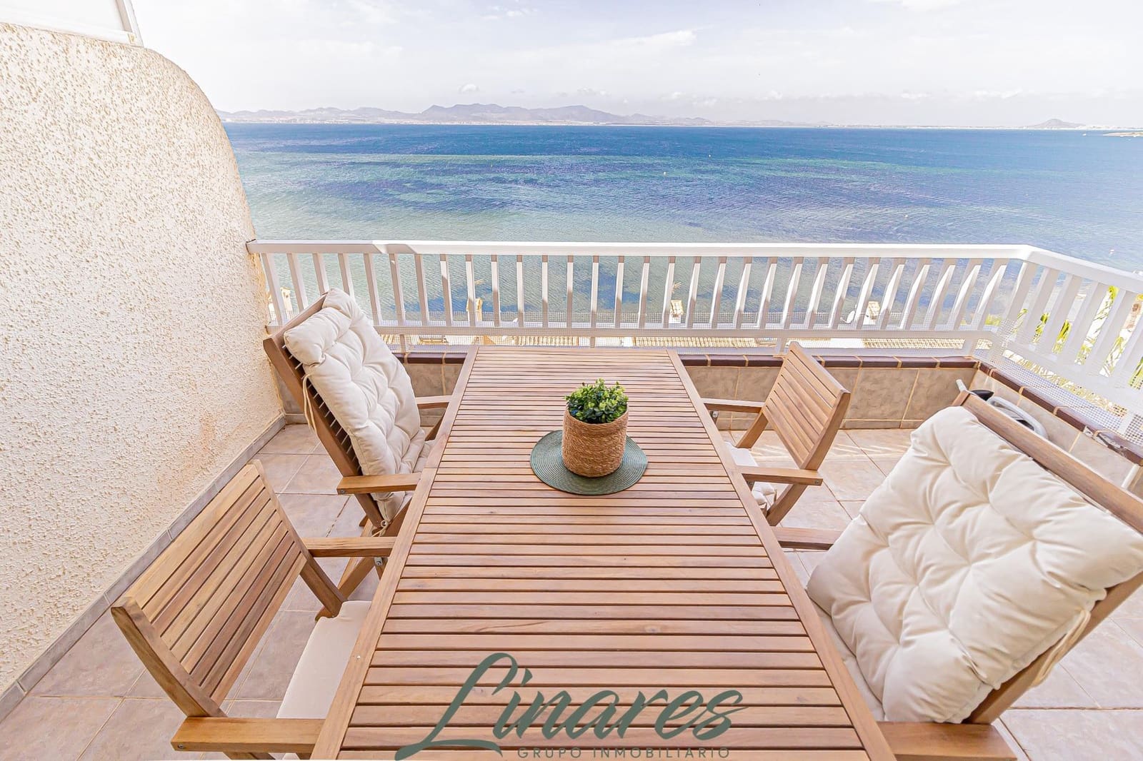 2 sovrum Lägenhet till salu i La Manga del Mar Menor med pool garage - 225 000 € (Ref: 9806641)