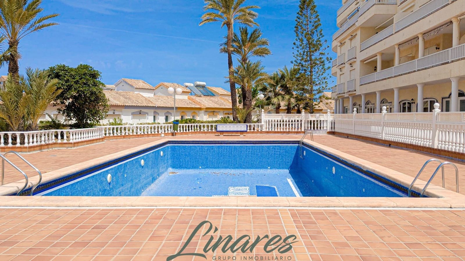 2 sovrum Lägenhet till salu i La Manga del Mar Menor med pool garage - 225 000 € (Ref: 9806641)