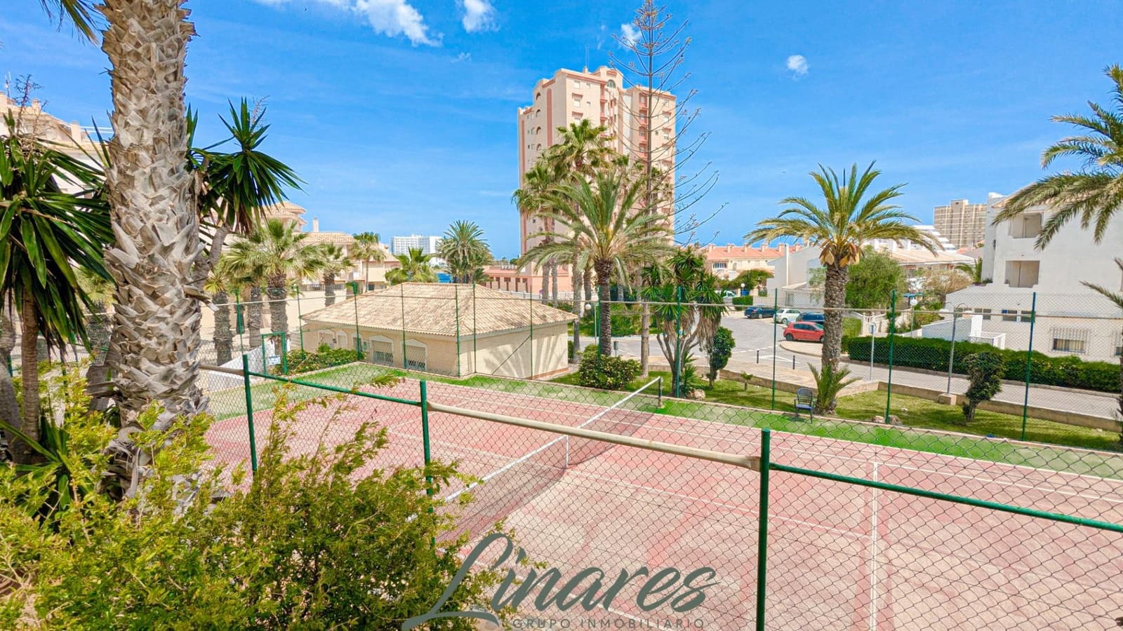 2 sovrum Lägenhet till salu i La Manga del Mar Menor med pool garage - 225 000 € (Ref: 9806641)