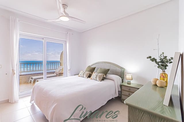 Apartamento de 2 habitaciones en La Manga del Mar Menor en venta con piscina garaje - 225.000 € (Ref: 9806641)