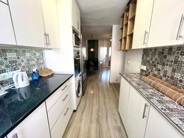 3 sypialnia Apartament na sprzedaż w La Manga del Mar Menor z basenem garażem - 210 000 € (Ref: 9876617)