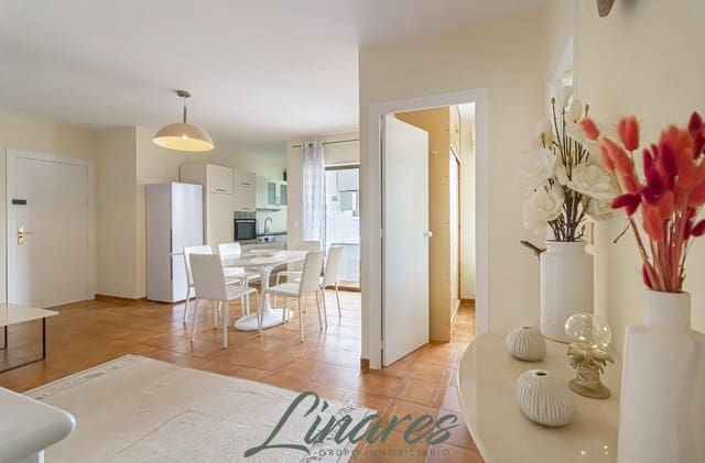 2 slaapkamer Appartement te koop in La Manga del Mar Menor met zwembad - € 180.000 (Ref: 9979035)