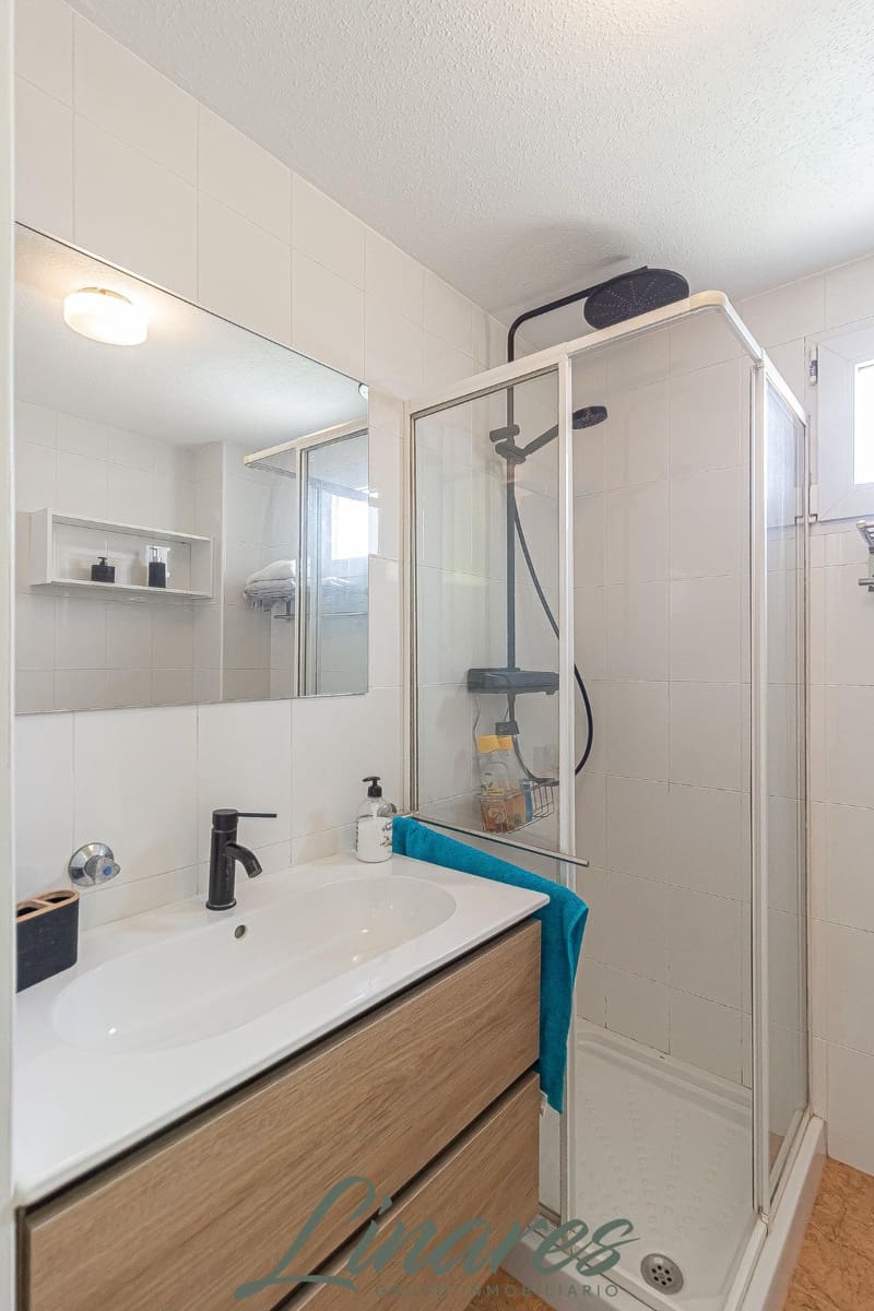 2 bedroom Apartment for sale in La Manga del Mar Menor with pool - € 180,000 (Ref: 9979035)