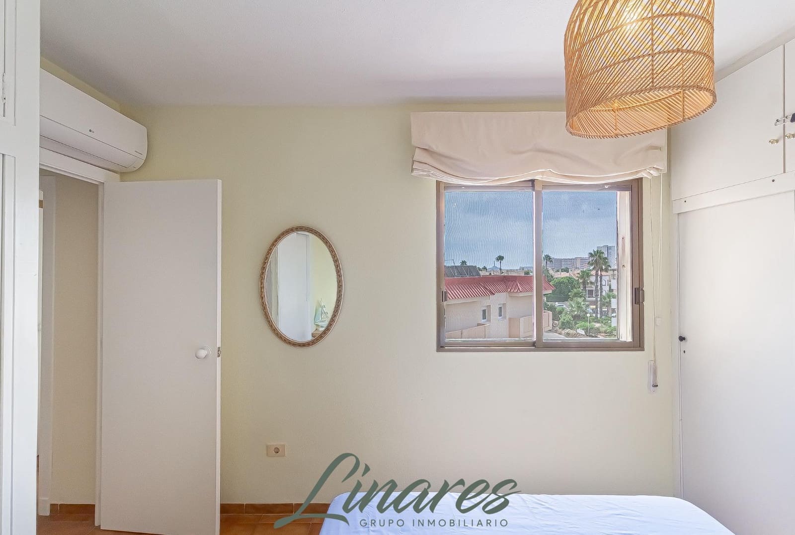 2 bedroom Apartment for sale in La Manga del Mar Menor with pool - € 180,000 (Ref: 9979035)