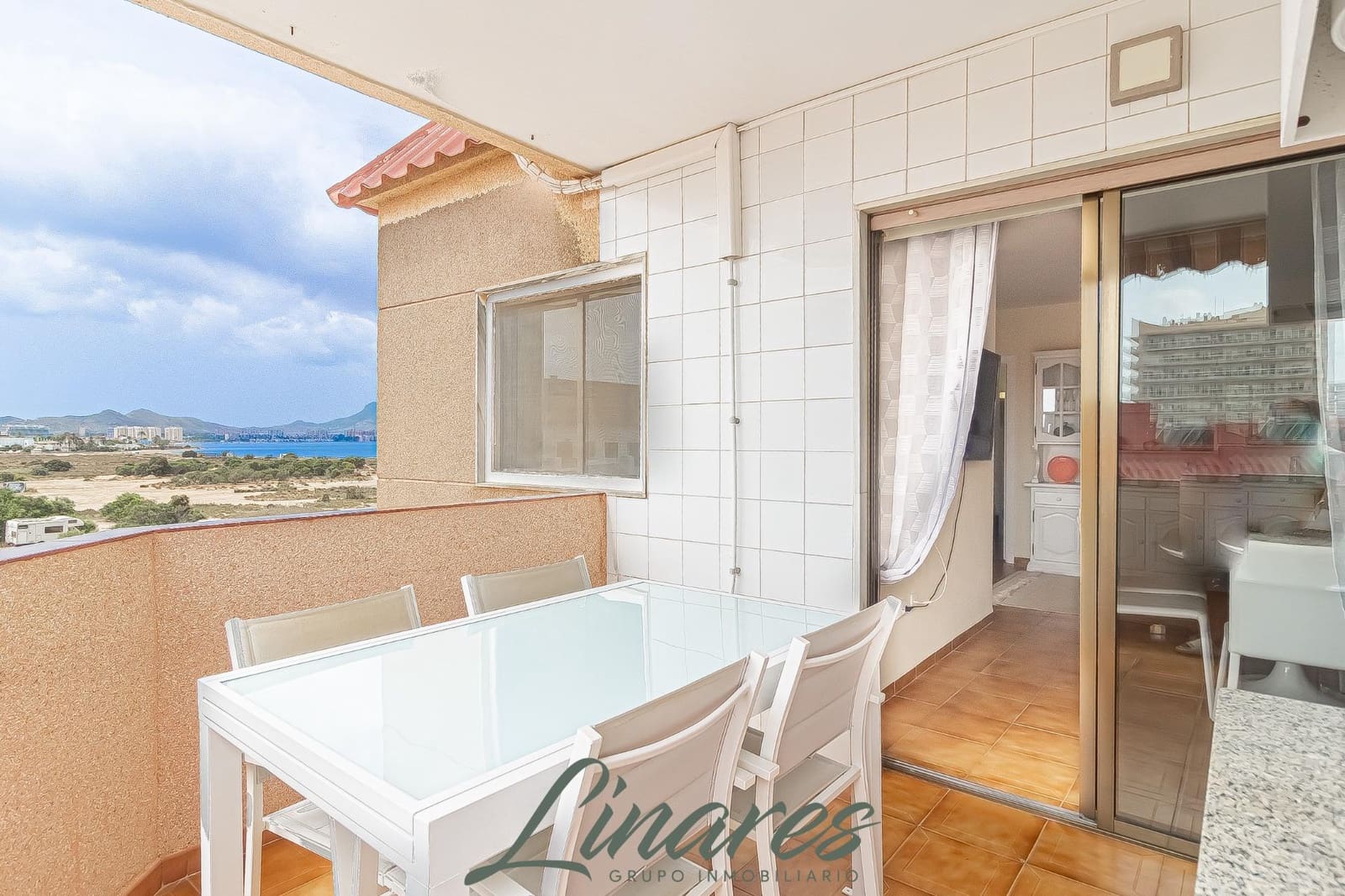 2 bedroom Apartment for sale in La Manga del Mar Menor with pool - € 180,000 (Ref: 9979035)
