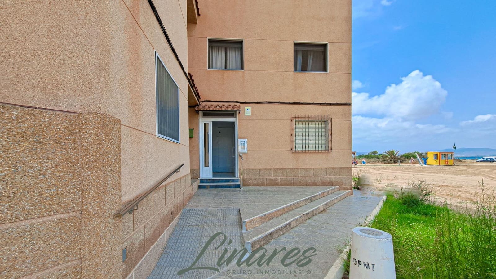 2 bedroom Apartment for sale in La Manga del Mar Menor with pool - € 180,000 (Ref: 9979035)