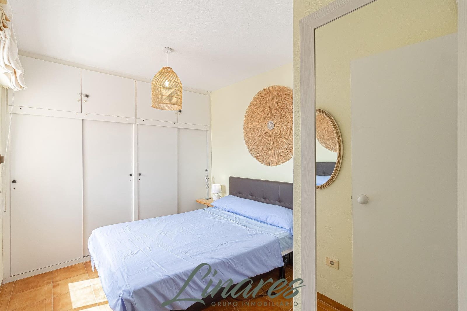 2 bedroom Apartment for sale in La Manga del Mar Menor with pool - € 180,000 (Ref: 9979035)