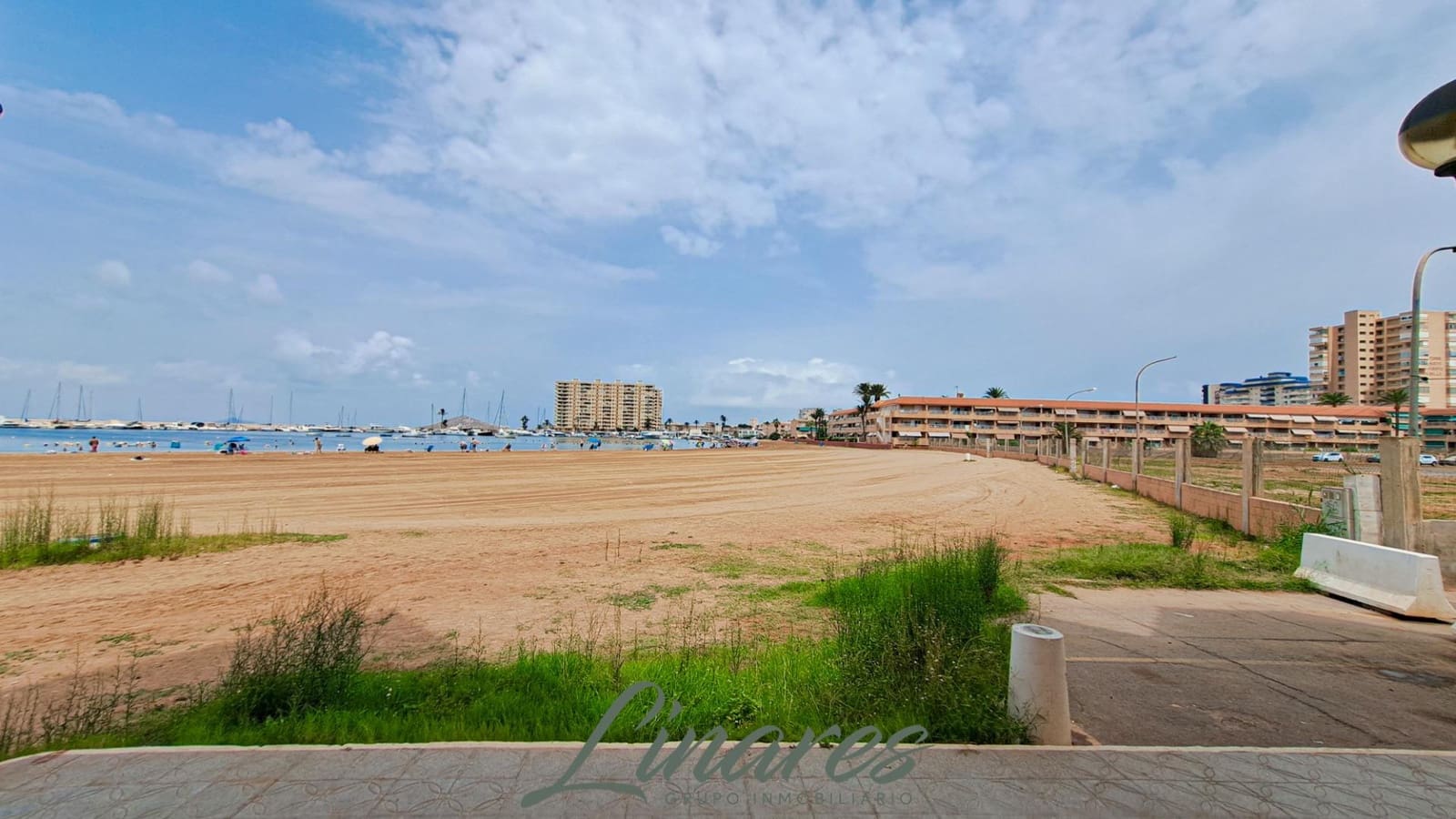 2 bedroom Apartment for sale in La Manga del Mar Menor with pool - € 180,000 (Ref: 9979035)