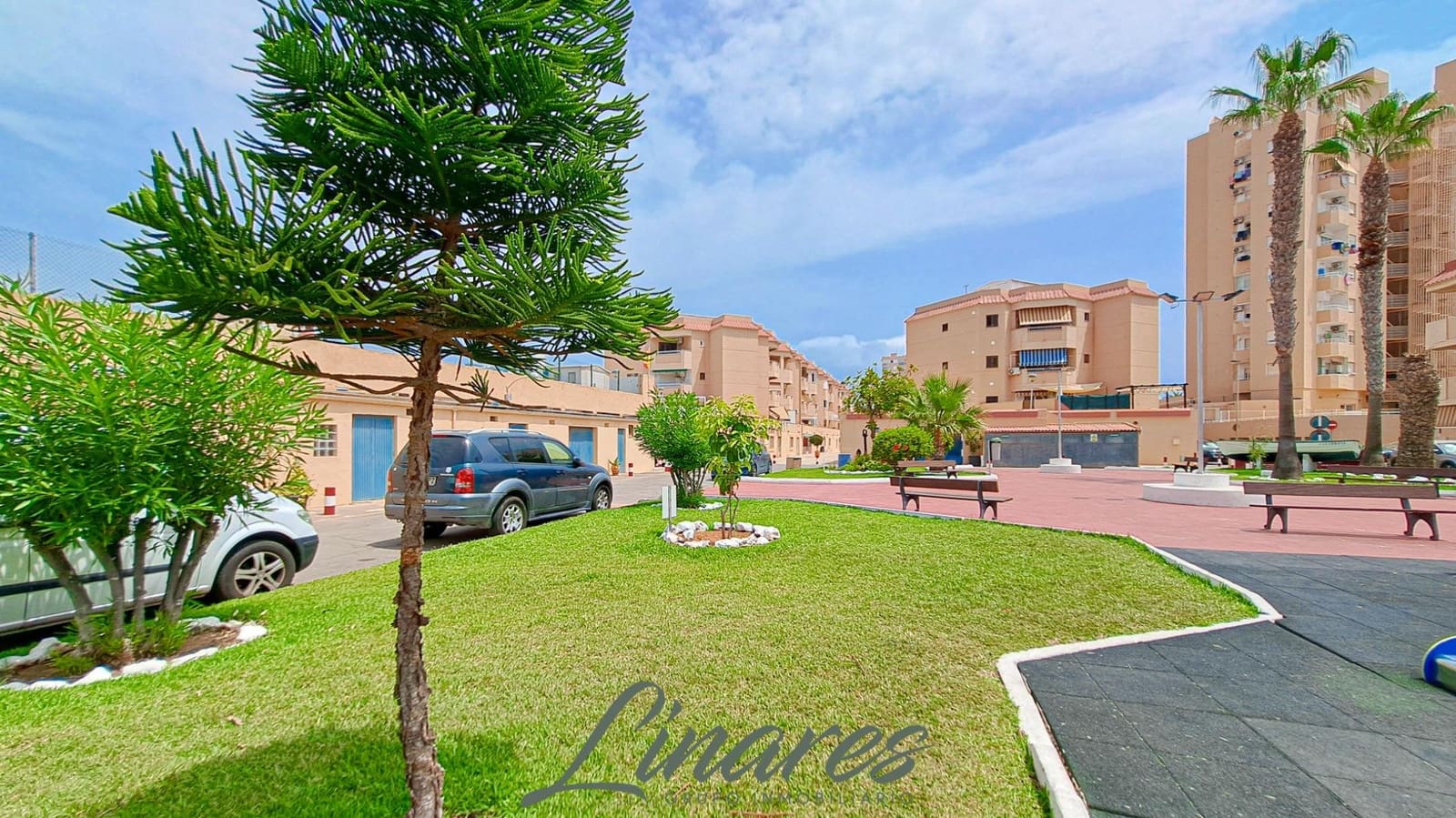 2 bedroom Apartment for sale in La Manga del Mar Menor with pool - € 180,000 (Ref: 9979035)