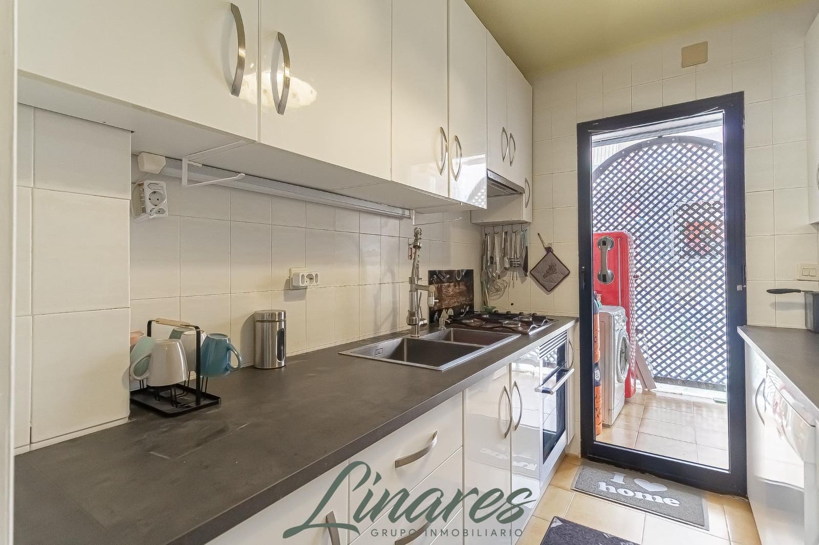 2 slaapkamer Appartement te koop in La Manga del Mar Menor - € 136.000 (Ref: 9995172)