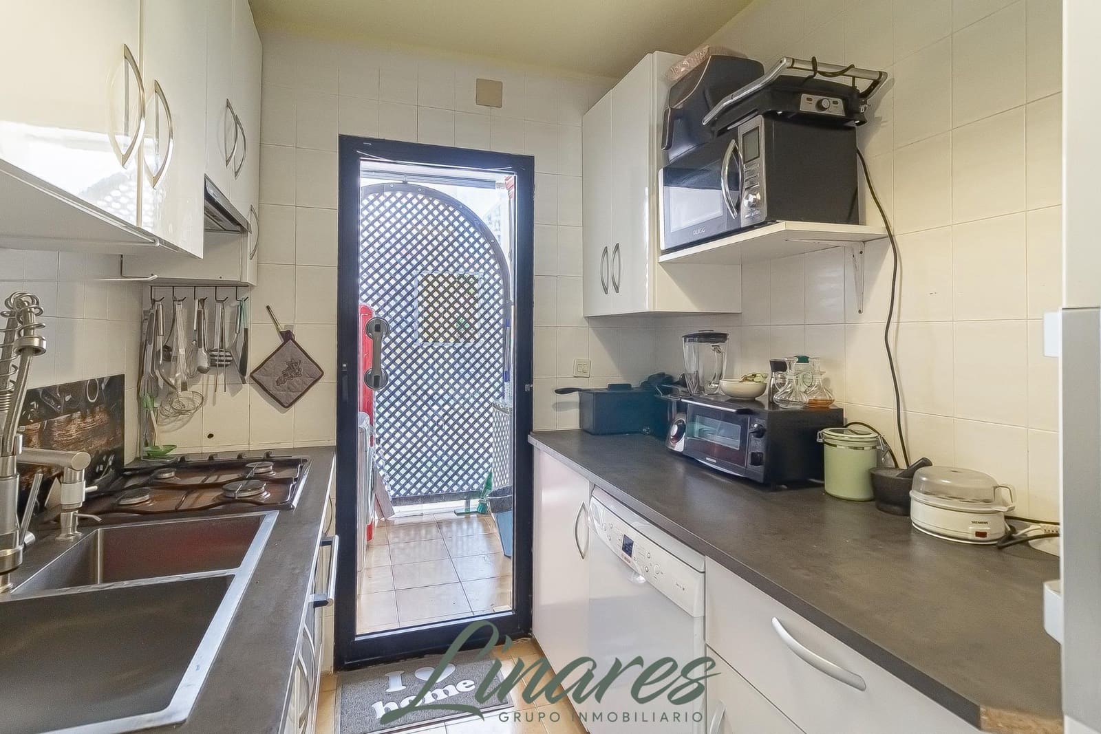 2 slaapkamer Appartement te koop in La Manga del Mar Menor - € 136.000 (Ref: 9995172)