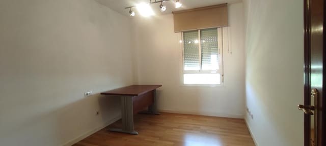 3 quarto Apartamento para arrendar em Málaga cidade com garagem - 1 250 € (Ref: 10009271)
