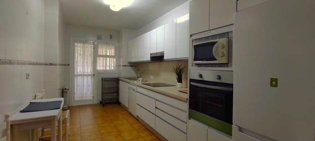 Apartamento de 4 habitaciones en Málaga ciudad en alquiler con garaje - 1.500 € (Ref: 10011618)