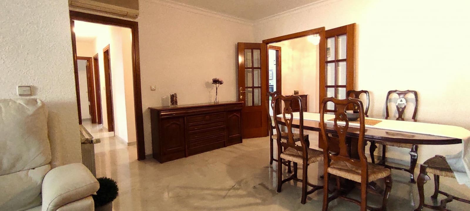 Apartamento de 4 habitaciones en Málaga ciudad en alquiler con garaje - 1.500 € (Ref: 10011618)