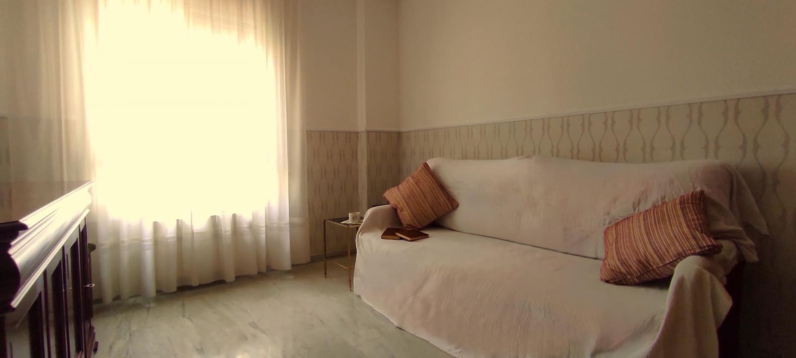 Apartamento de 4 habitaciones en Málaga ciudad en alquiler con garaje - 1.500 € (Ref: 10011618)
