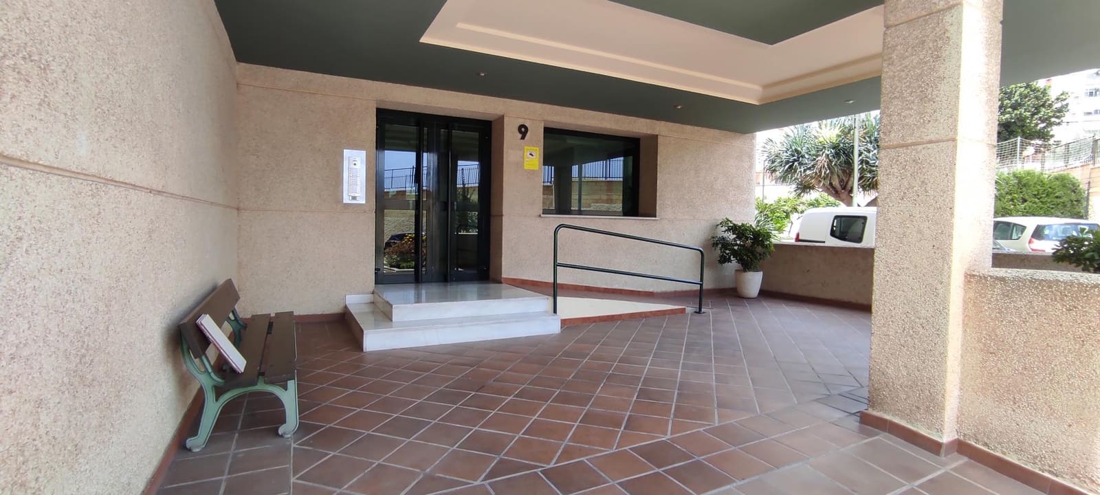 Apartamento de 4 habitaciones en Málaga ciudad en alquiler con garaje - 1.500 € (Ref: 10011618)