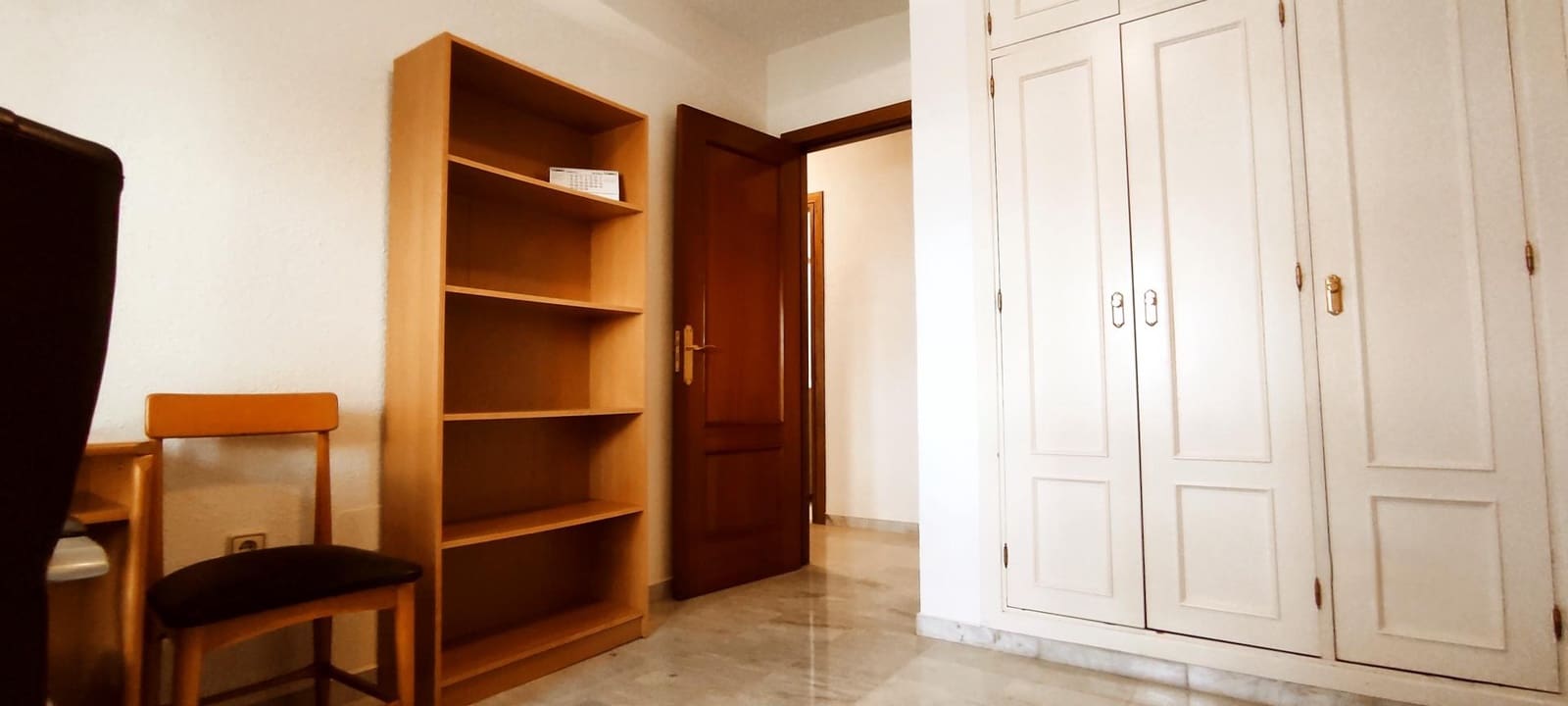 Apartamento de 4 habitaciones en Málaga ciudad en alquiler con garaje - 1.500 € (Ref: 10011618)
