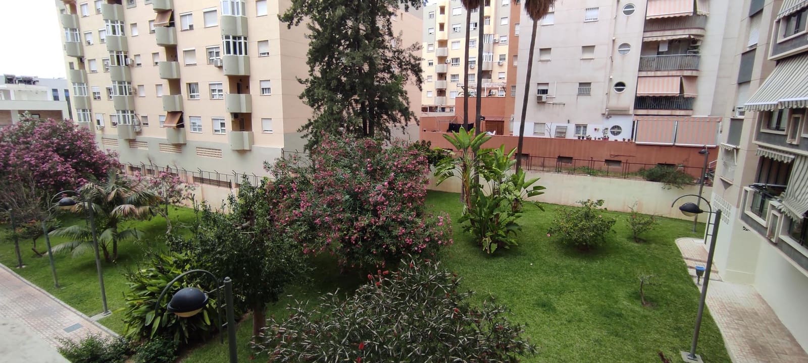 Apartamento de 4 habitaciones en Málaga ciudad en alquiler con garaje - 1.500 € (Ref: 10011618)