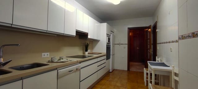4 quarto Apartamento para arrendar em Málaga cidade com garagem - 1 500 € (Ref: 10011618)