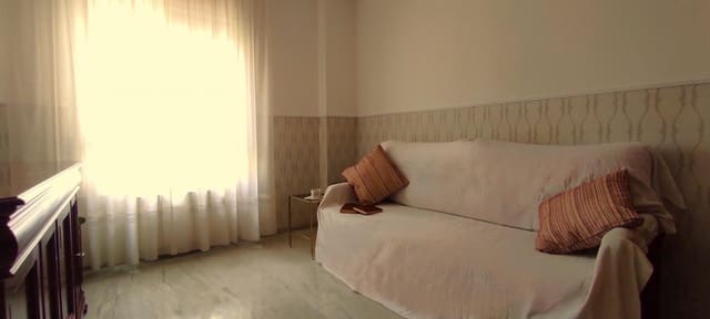 4 quarto Apartamento para arrendar em Málaga cidade com garagem - 1 500 € (Ref: 10011618)
