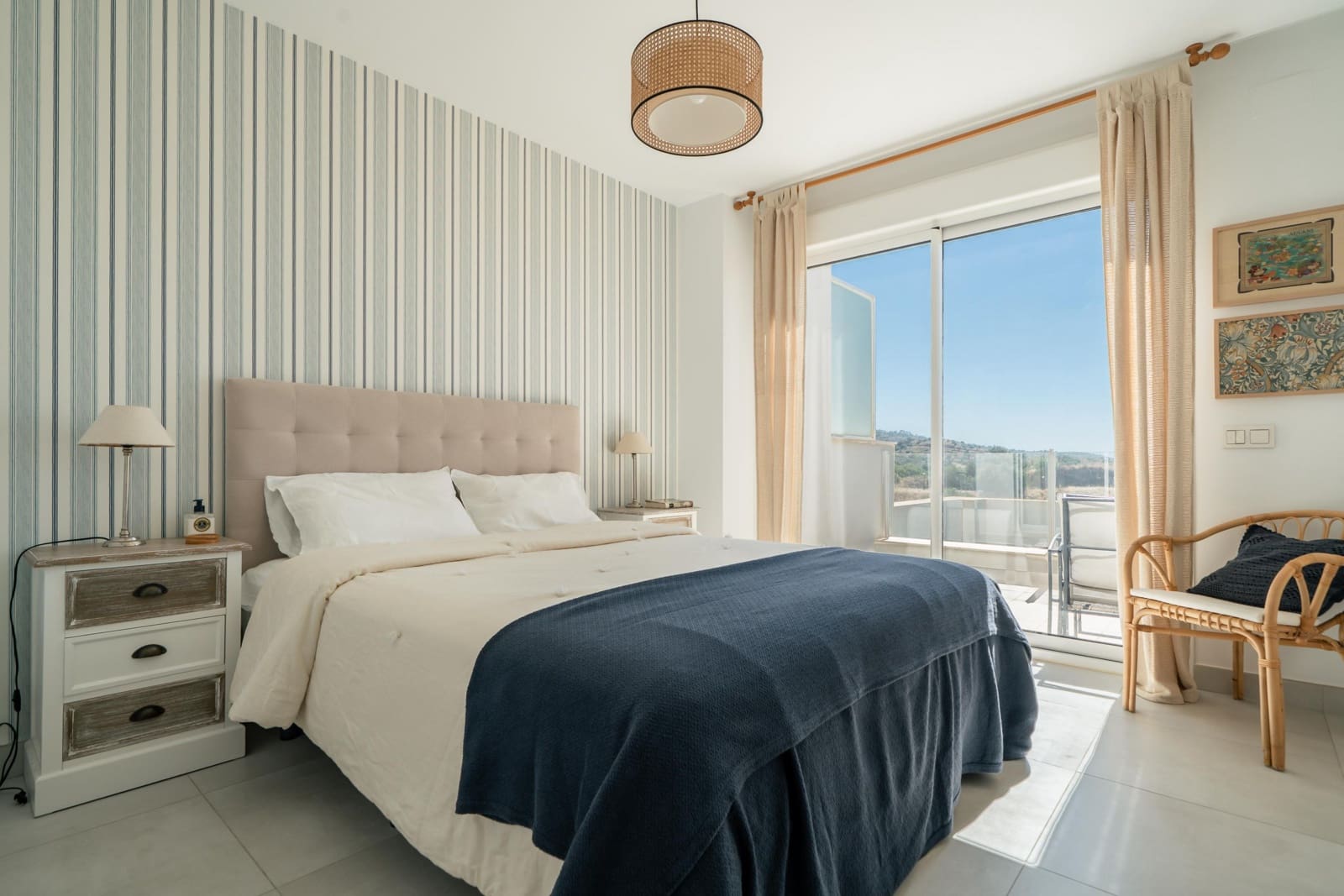 3 bedroom Apartment for rent in Marbella with pool garage - € 3,800 (Ref: 10013320)