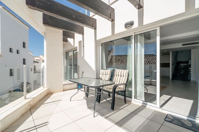Apartamento de 3 habitaciones en Alto de los Monteros, Marbella en alquiler con piscina garaje - 3.800 € (Ref: 10013320)