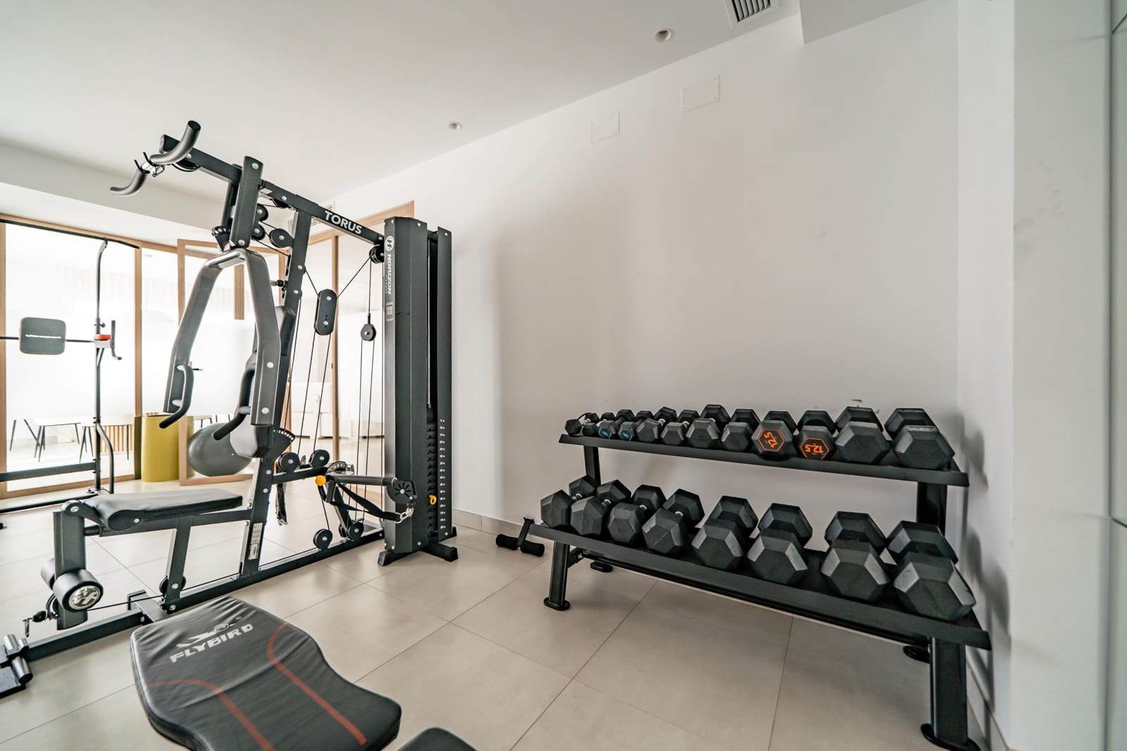 3 slaapkamer Appartement te huur in Marbella met zwembad garage - € 3.500 (Ref: 10013320)