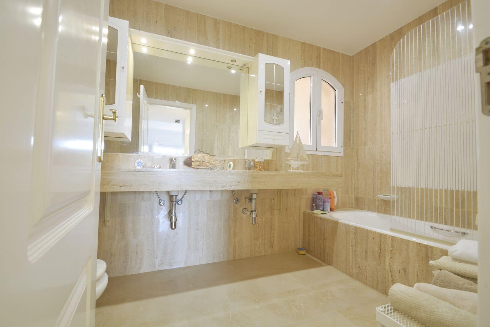 2 sypialnia Apartament na sprzedaż w Elviria z basenem garażem - 465 000 € (Ref: 10013321)