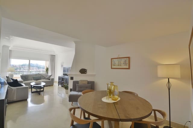 2 bedroom Apartment for sale in Elviria, Marbella with pool garage - € 465,000 (Ref: 10013321)