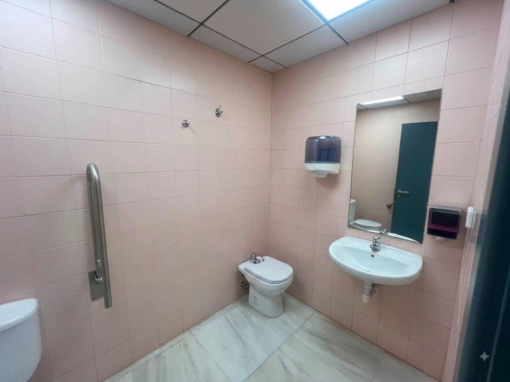 Commercieel te huur in Malaga stad - € 3.500 (Ref: 10017680)