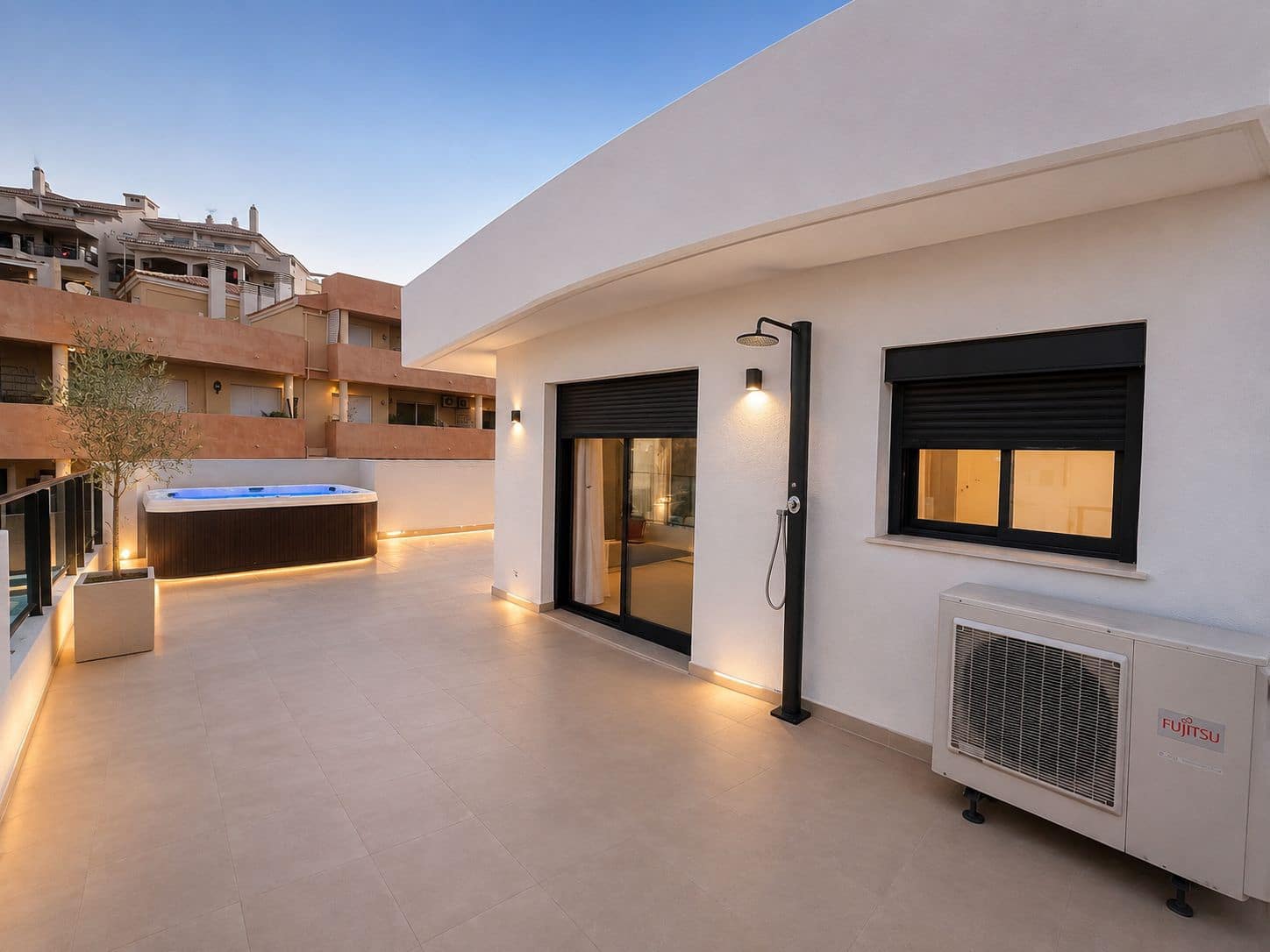 2 bedroom Penthouse for sale in Riviera del Sol with pool garage - € 449,900 (Ref: 10017681)